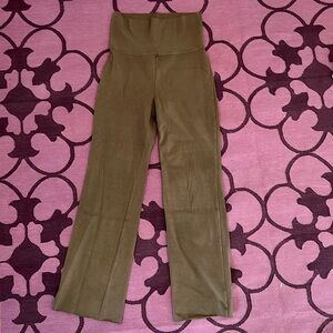 SKIMS Outdoor Foldover Bootcut Legging L Army Green